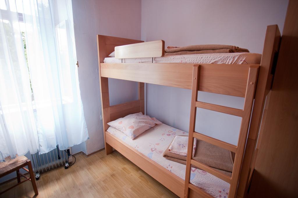 Hi Hostel Пула Экстерьер фото