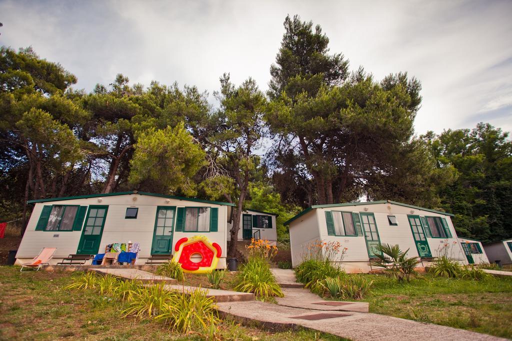 Hi Hostel Пула Экстерьер фото